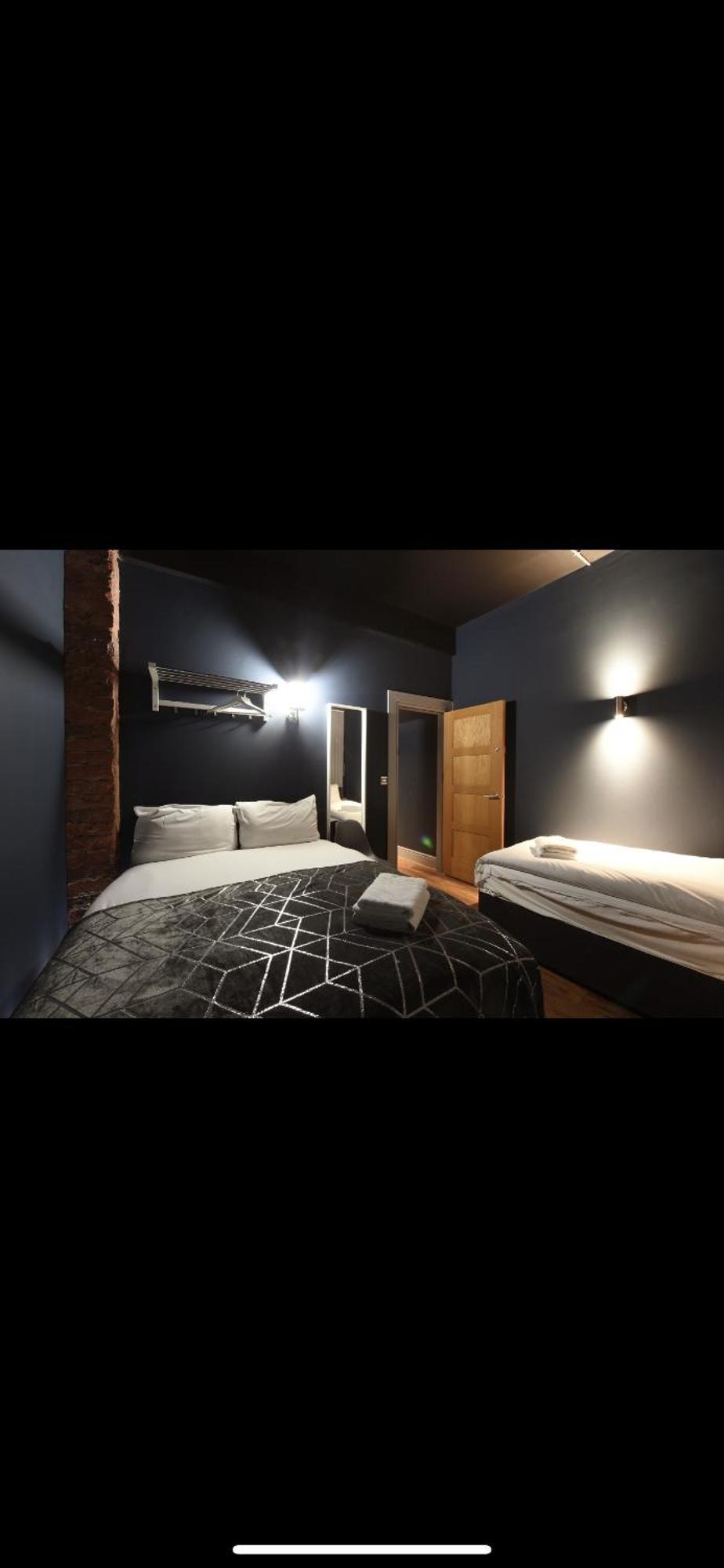Swan Street Townhouse Hot Tub & Roof Terrace — Photos 2